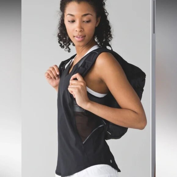 Lululemon Run With The Sun Tank Black 6 - Picture 4 of 16